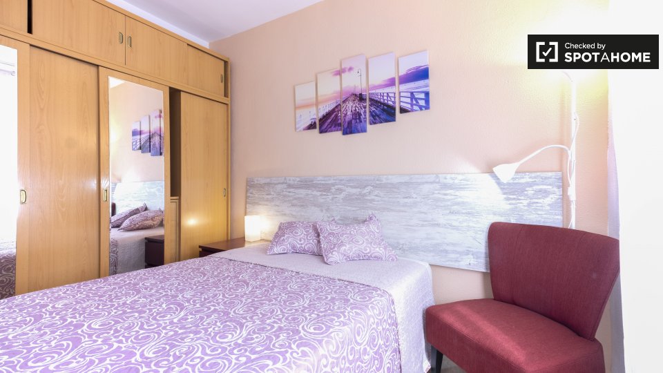 Double room Madrid, 4 beds, 80m² — photo 3