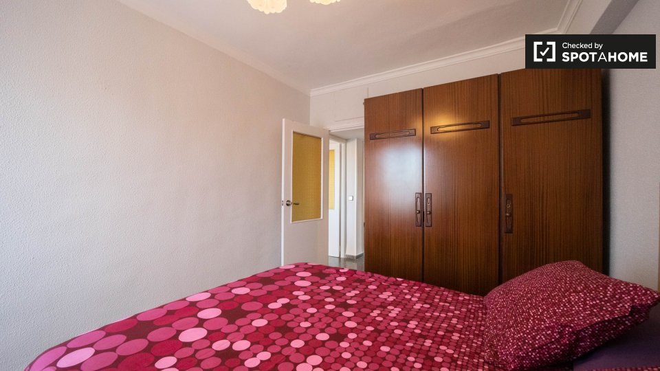 Double room Madrid, 4 beds, 86m² — photo 3
