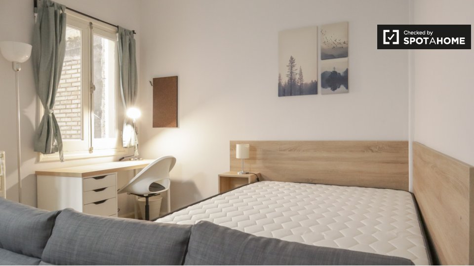 Double room Madrid, 5 beds, 120m² — photo 16