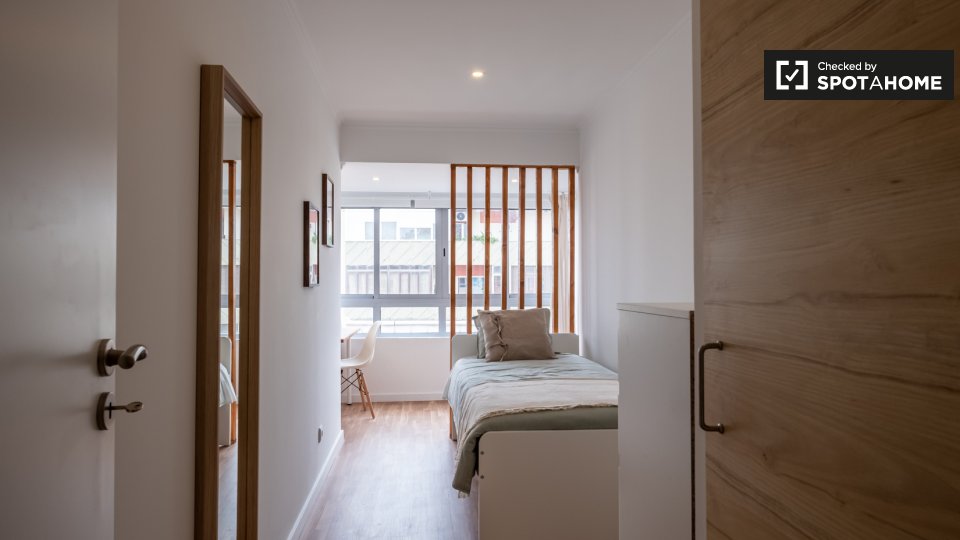 Double room Lisbon, 8 beds, 200m² — photo 1