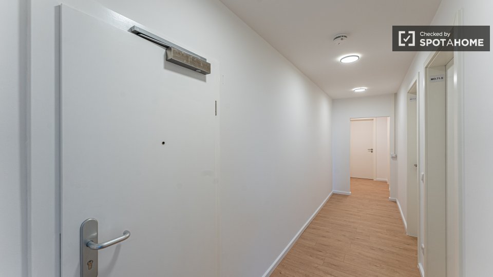 Double room Berlin, 9 beds, 158m² — photo 5
