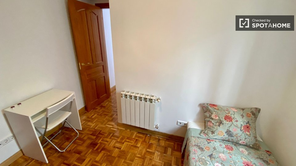 Double room Madrid, 5 beds, 120m² — photo 15