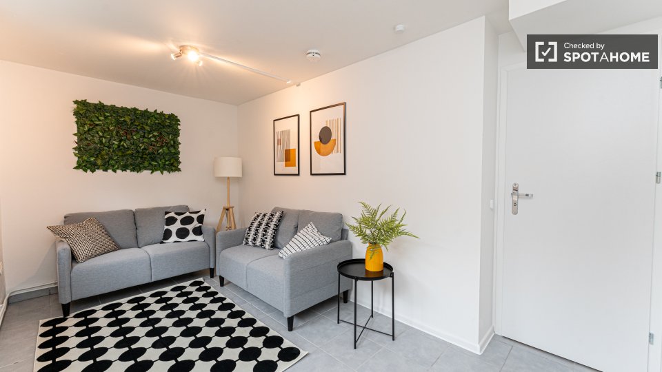 Double room Berlin, 14 beds, 232m² — photo 2