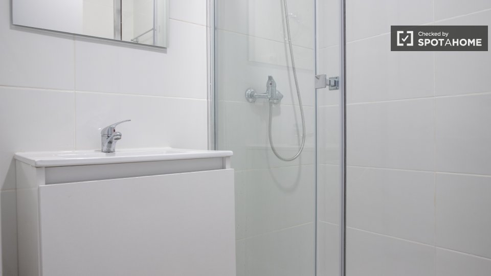 Double room Madrid, 4 beds — photo 6