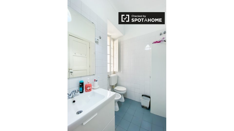 Double room Lisbon, 4 beds, 110m² — photo 8