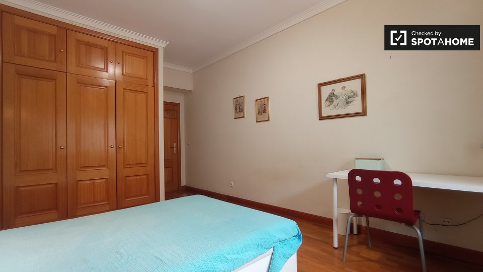 Double room Lisbon, 5 beds, 300m² — photo 9