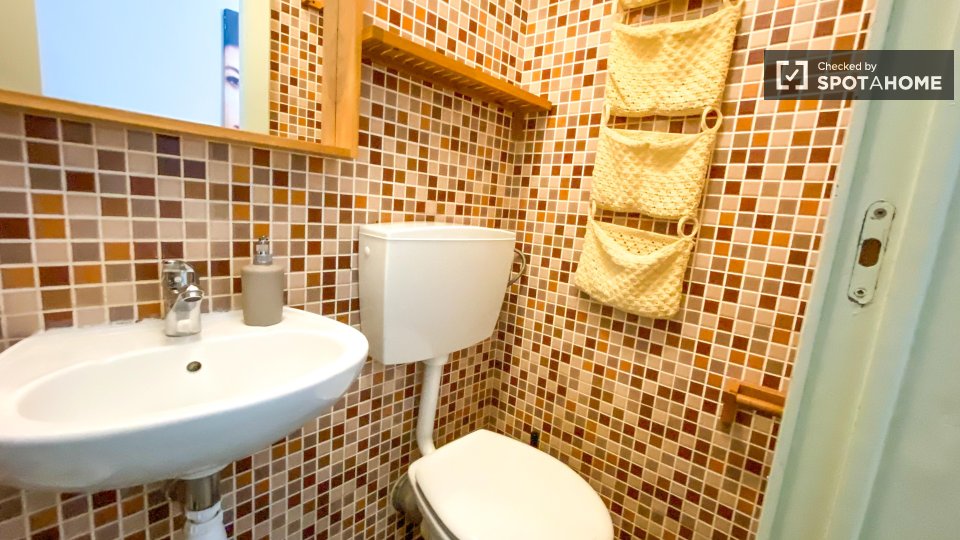 Double room Lisbon, 6 beds — photo 19