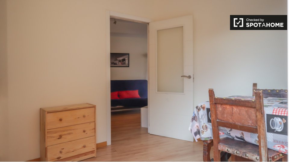 Double room Madrid, 2 beds — photo 18