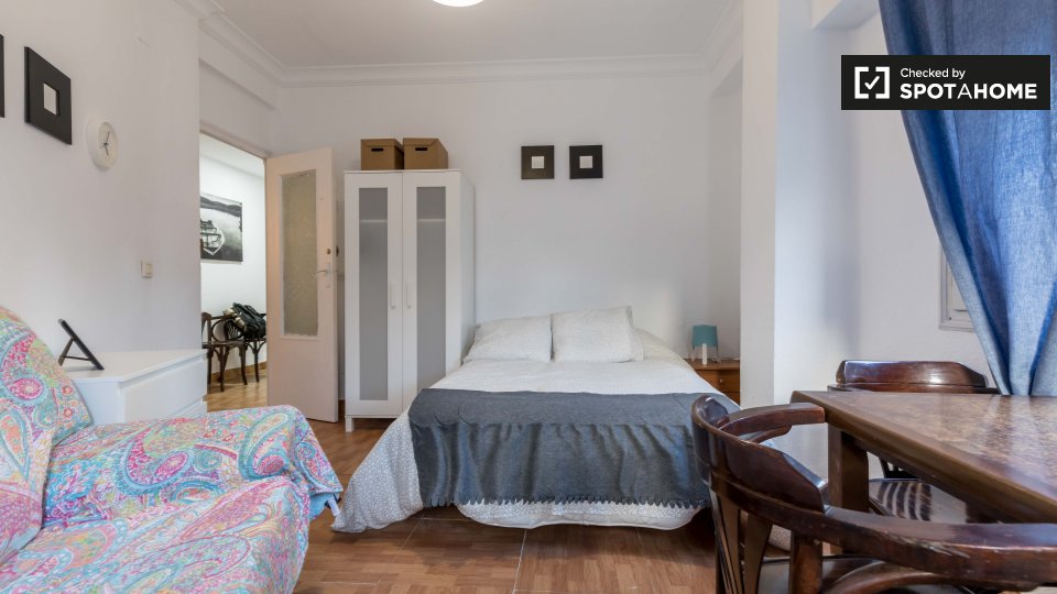 Double room Valencia, 4 beds, 95m² — photo 18