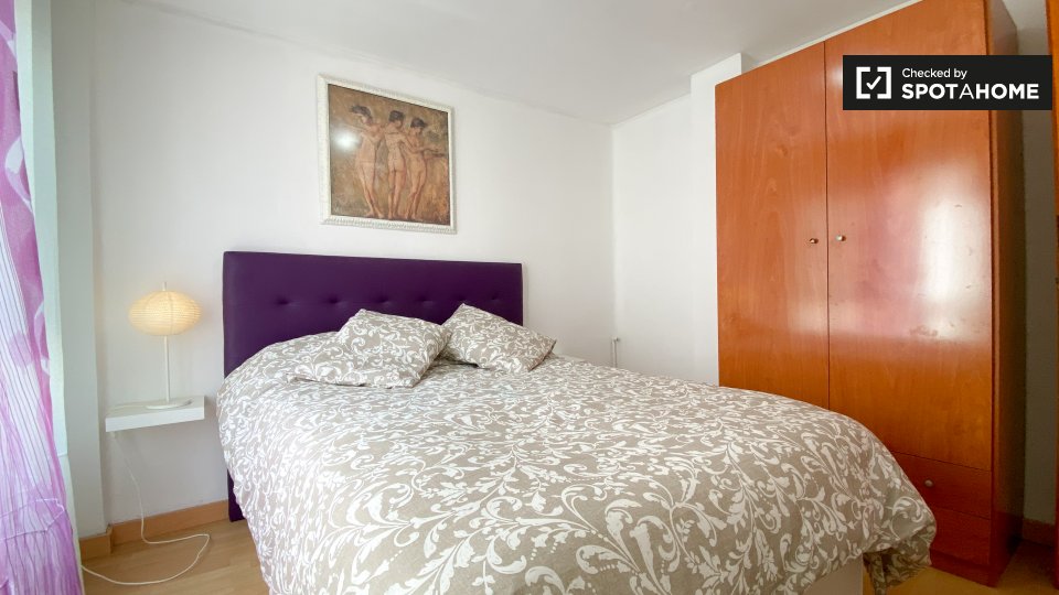 Double room Valencia, 3 beds, 75m² — photo 2