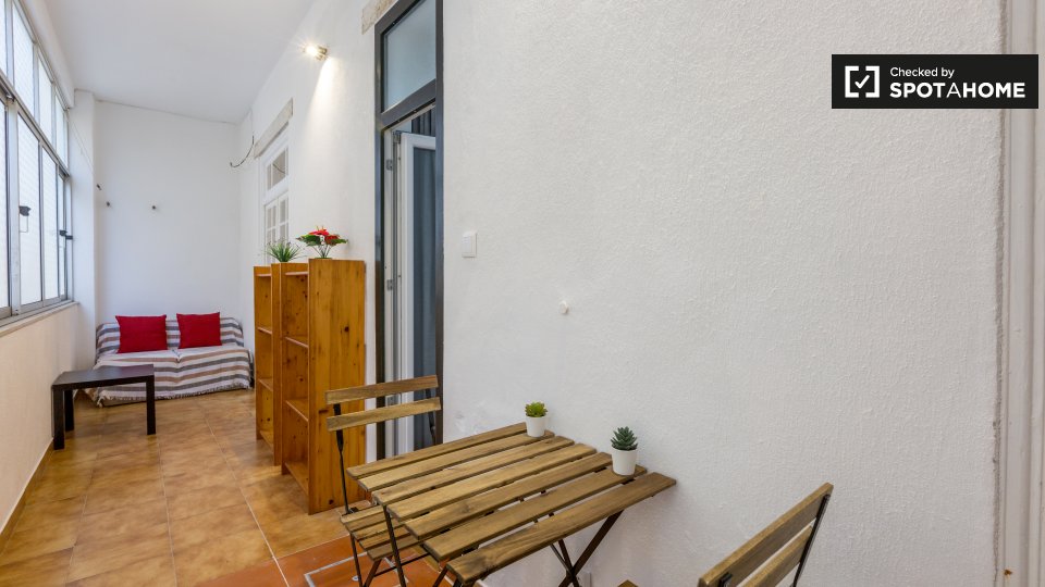 Double room Lisbon, 6 beds, 120m² — photo 17