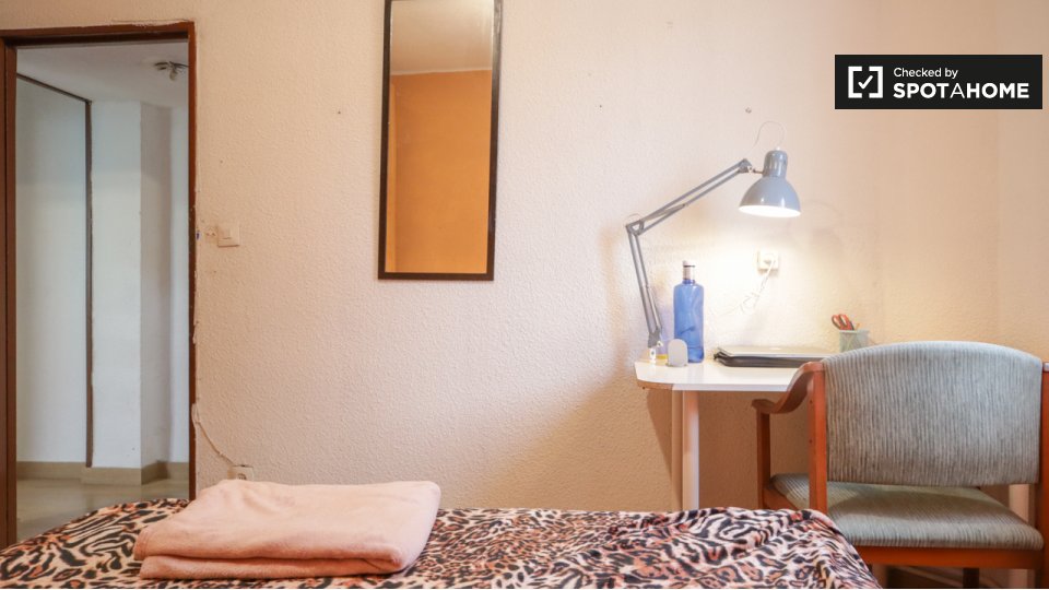 Double room Madrid, 4 beds — photo 5