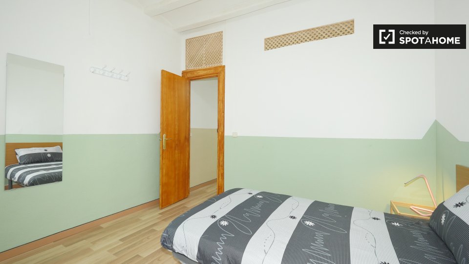 Double room Barcelona, 4 beds — photo 4