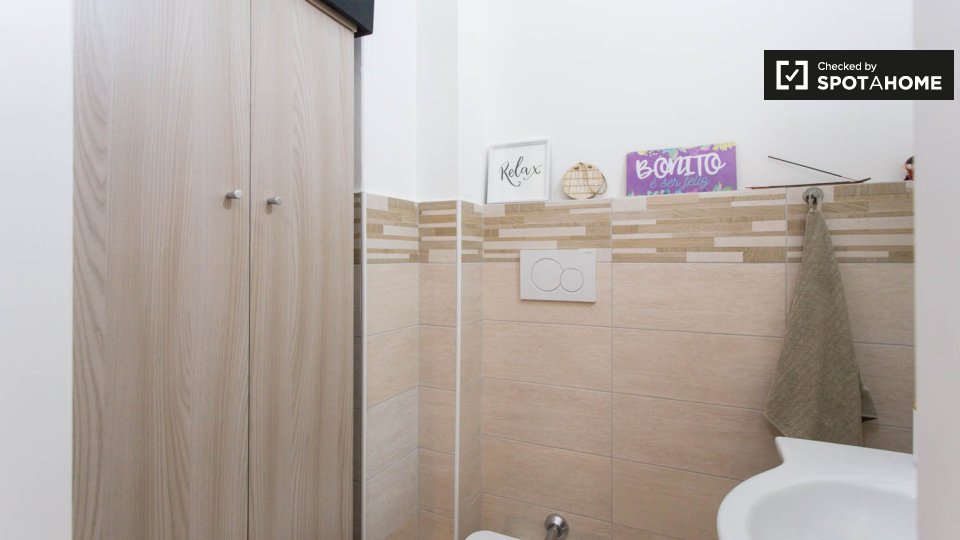 Double room Milan, 2 beds — photo 7