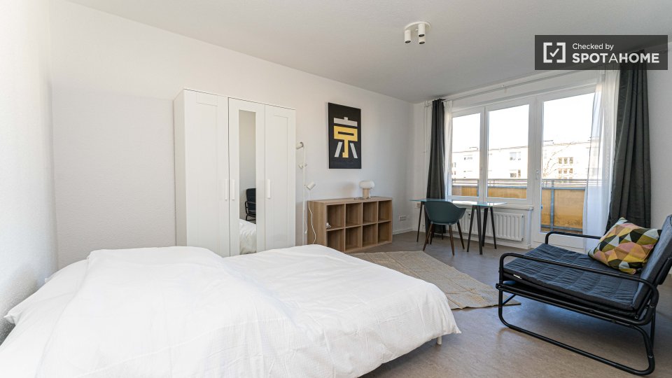 Double room Berlin, 4 beds, 68m² — photo 15