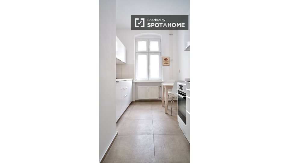 Double room Berlin, 2 beds, 53m² — photo 8