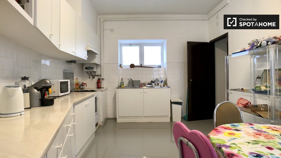 Double room Lisbon, 5 beds, 200m² — photo 12
