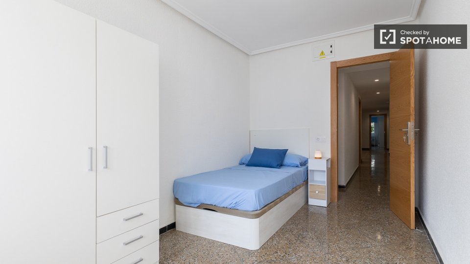 Double room Valencia, 5 beds — photo 11