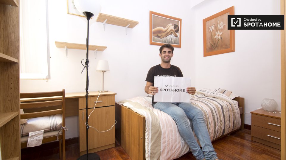 Double room Madrid, 4 beds, 100m² — photo 4