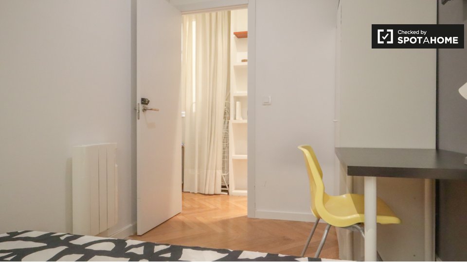 Double room Madrid, 7 beds, 200m² — photo 7