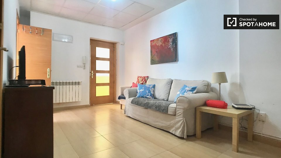 Double room Madrid, 3 beds — photo 19