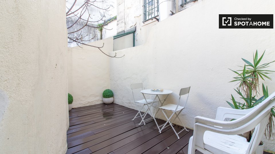 Apartment Lisbon, 2 beds — photo 14