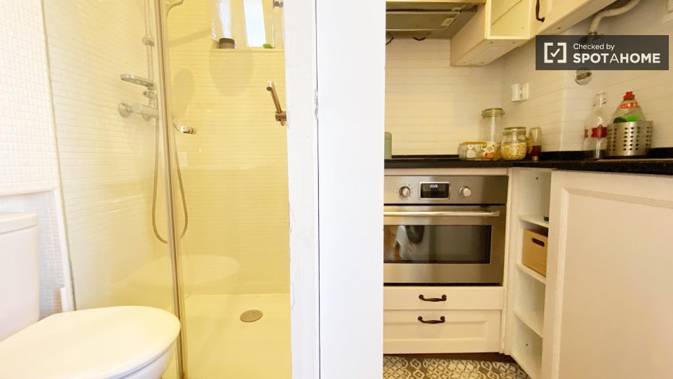 Apartment Lisbon, 1 bed — photo 36