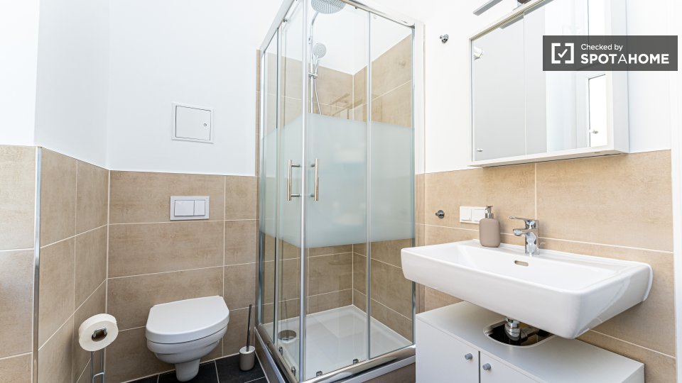 Double room Berlin, 8 beds, 136m² — photo 19