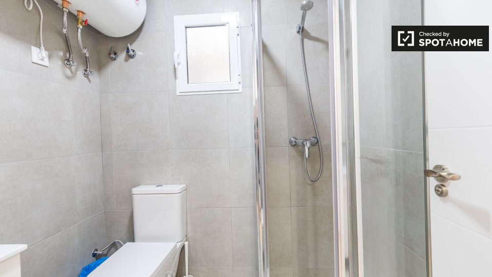Double room Valencia, 3 beds, 80m² — photo 10