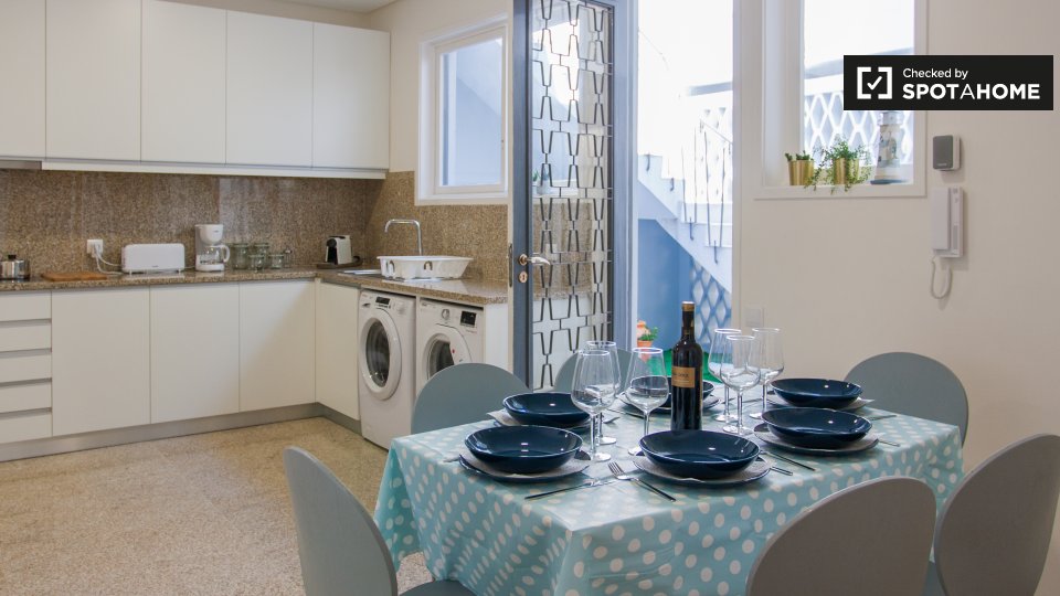 Double room Porto, 5 beds, 300m² — photo 5