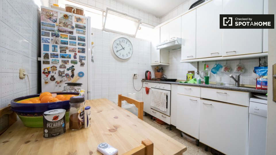 Double room Madrid, 2 beds, 75m² — photo 11