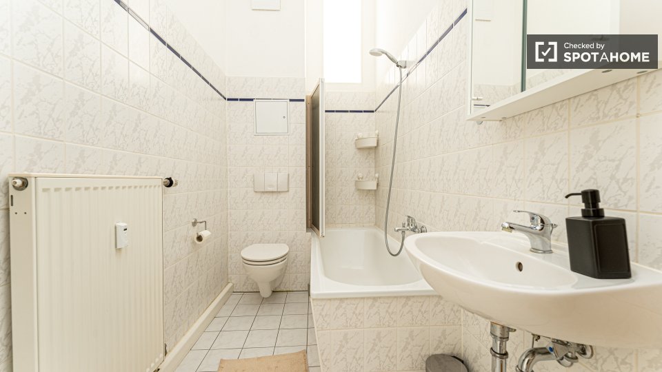 Double room Berlin, 4 beds, 65m² — photo 18