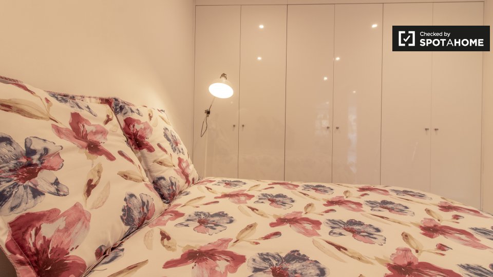 Apartment Lisbon, 2 beds, 70m² — photo 11