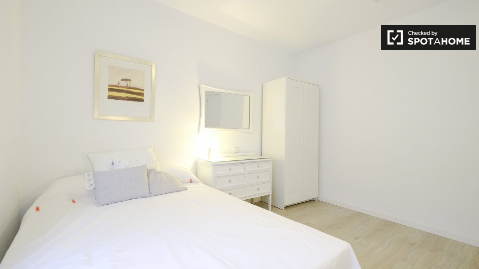 Double room Madrid, 6 beds, 160m² — photo 1