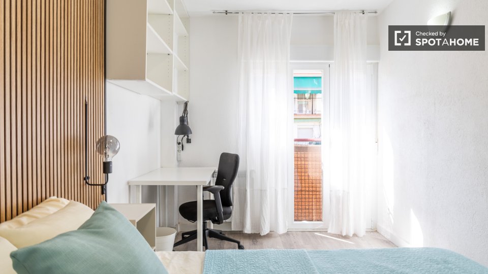 Double room Madrid, 5 beds, 101m² — photo 30