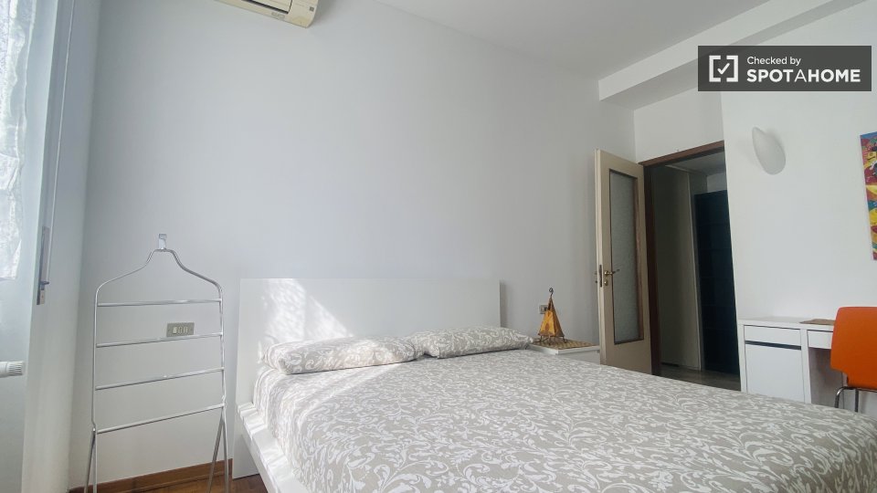 Double room Milan, 2 beds — photo 11