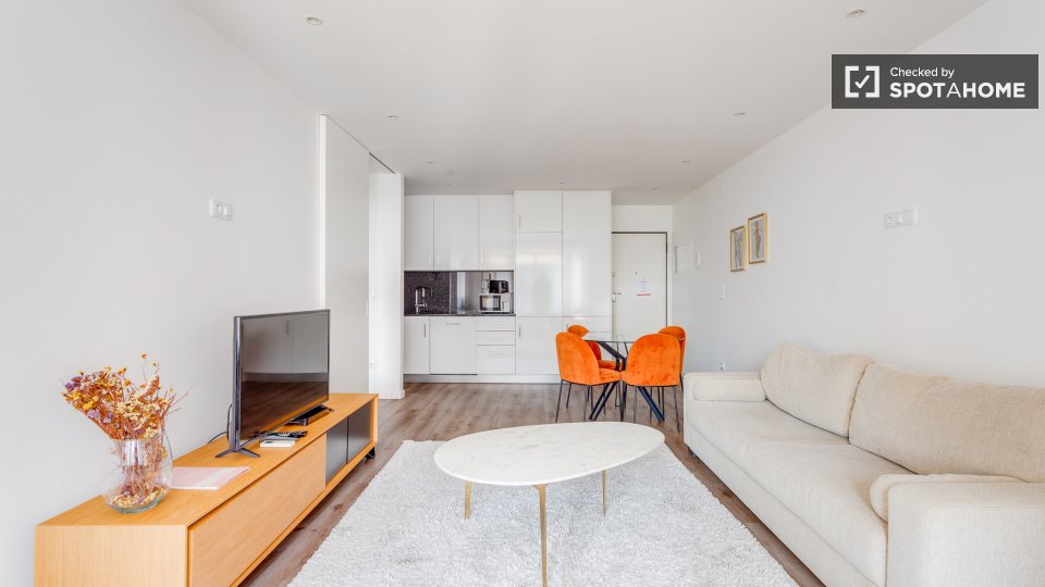 Apartment Lisbon, 1 bed, 58m² — photo 32