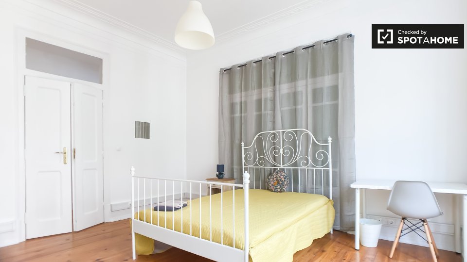 Double room Lisbon, 7 beds, 150m² — photo 1