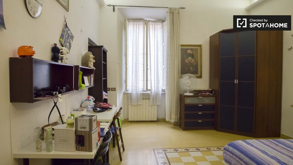 Double room Rome, 3 beds — photo 1