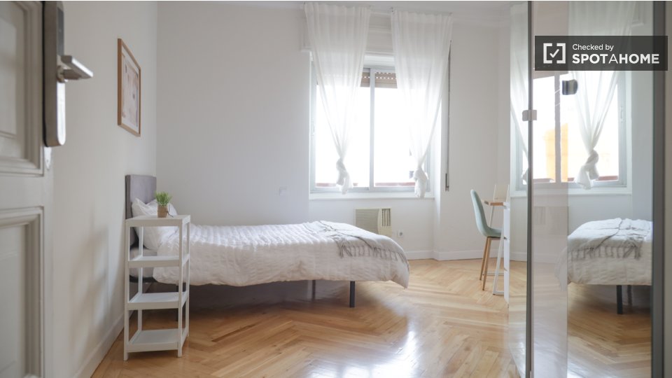 Double room Madrid, 6 beds — photo 14