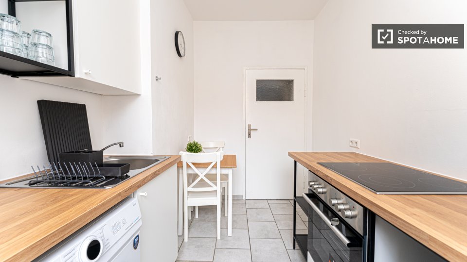 Double room Berlin, 3 beds, 56m² — photo 17