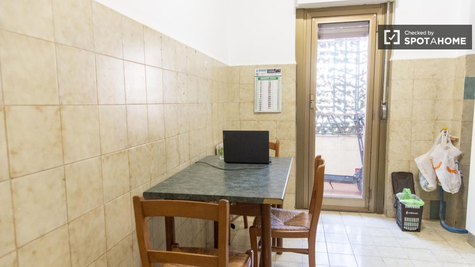Double room Rome, 3 beds — photo 1