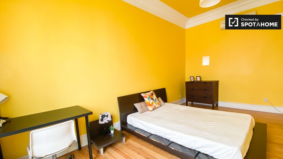 Double room Lisbon, 7 beds, 130m² — photo 1