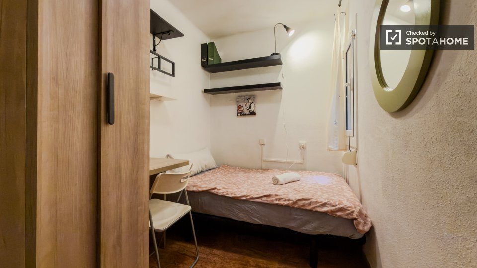 Apartment Barcelona, 3 beds, 75m² — photo 37