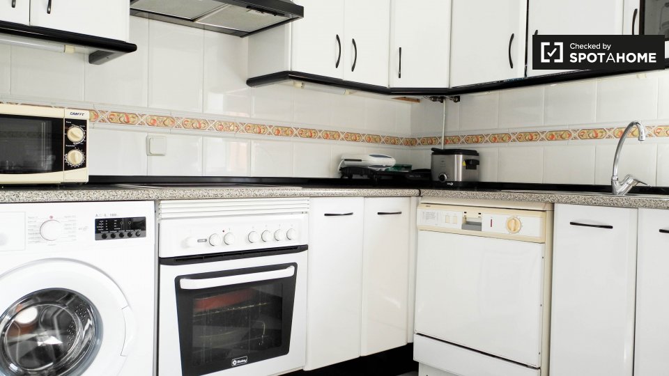 Double room Seville, 4 beds, 90m² — photo 11