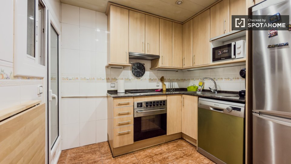 Apartment Barcelona, 3 beds, 75m² — photo 13