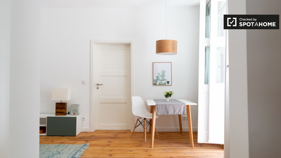 Apartment Berlin, 1 bed, 65m² — photo 1
