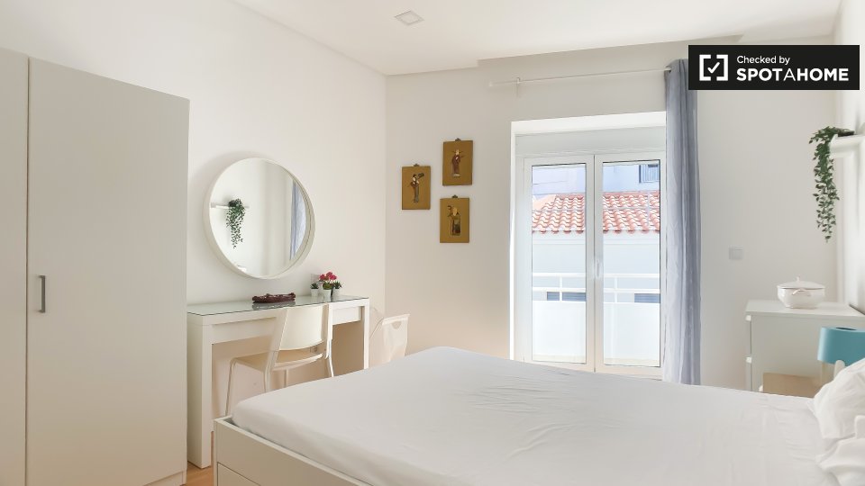 Apartment Lisbon, 2 beds, 120m² — photo 19