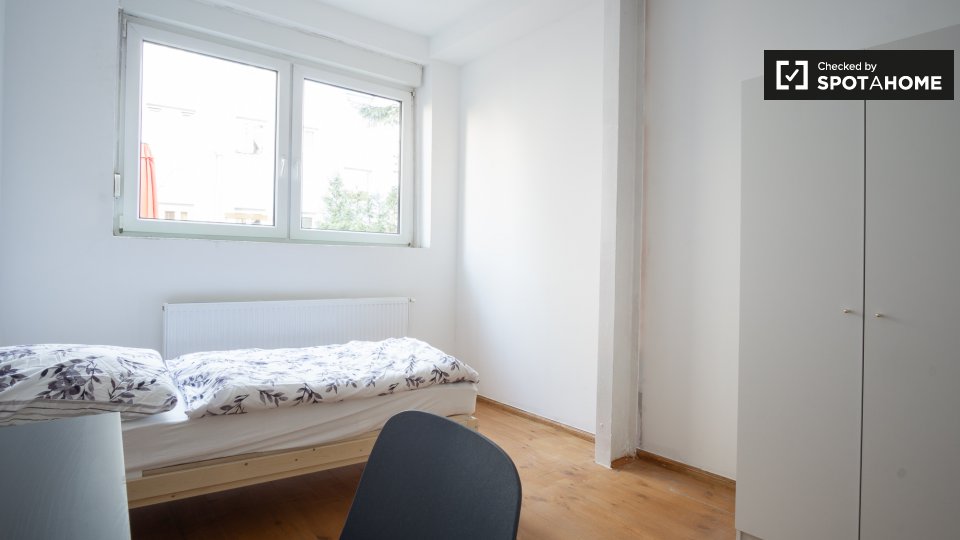 Double room Berlin, 13 beds, 200m² — photo 1
