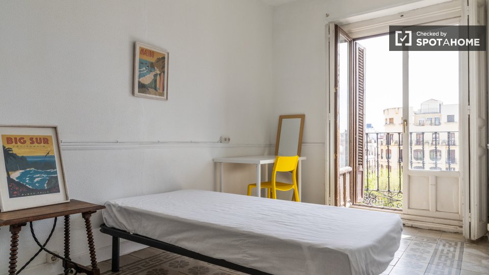 Double room Madrid, 4 beds — photo 18